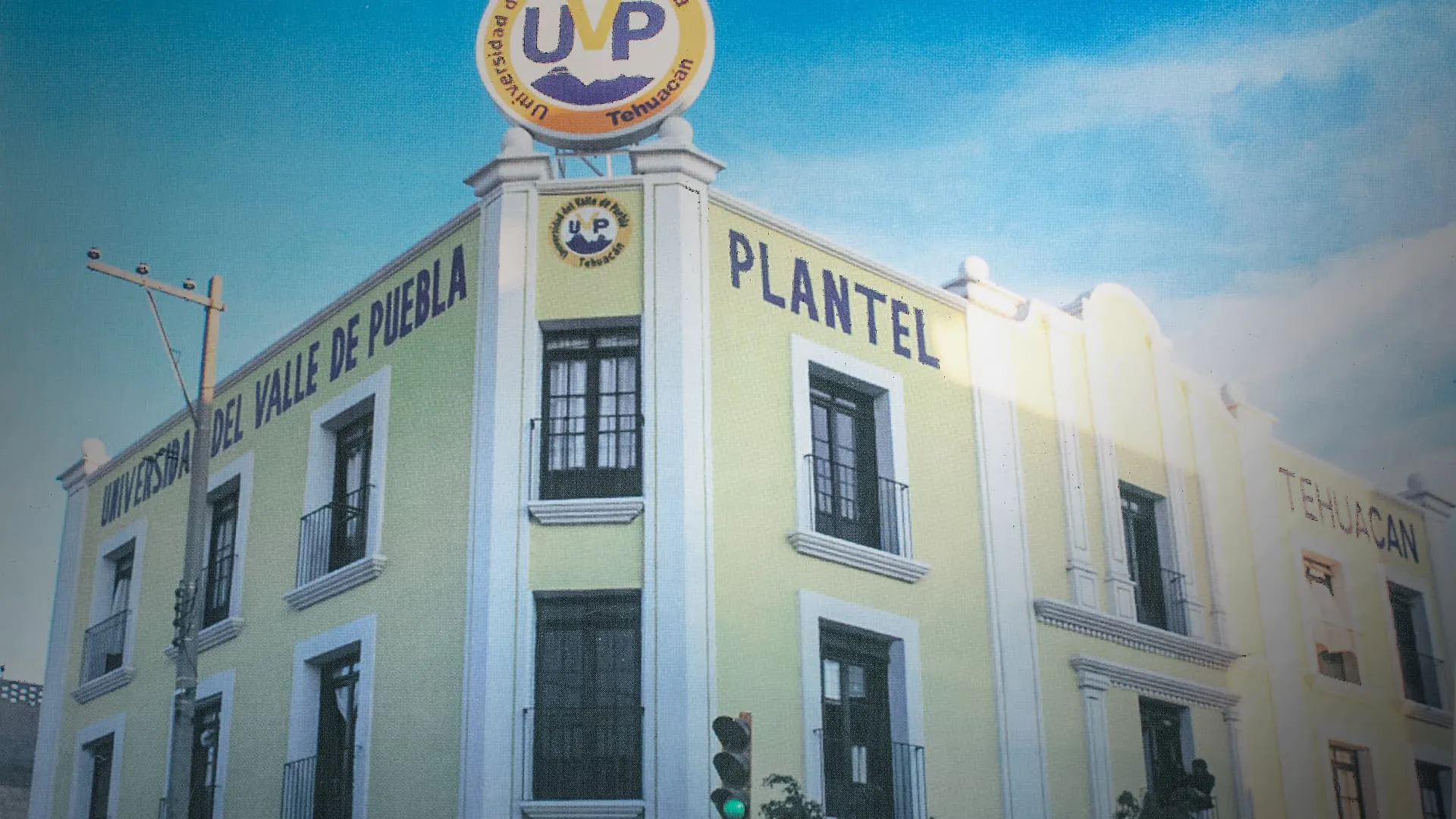 Expansión regional, inauguración del plantel Tehuacán, 1996